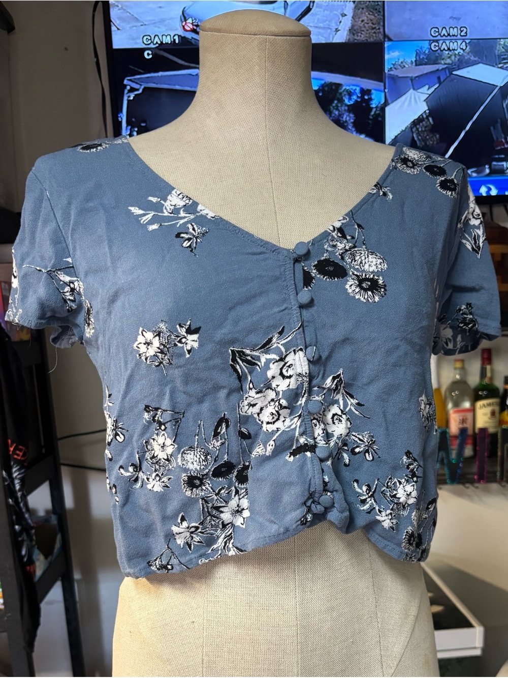 Kendall & Kylie Blue Floral Cropped Button Top